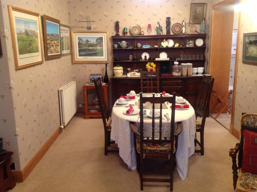 Braeside House Bed & Breakfast เซนต์แอนดรูว์ ภายนอก รูปภาพ